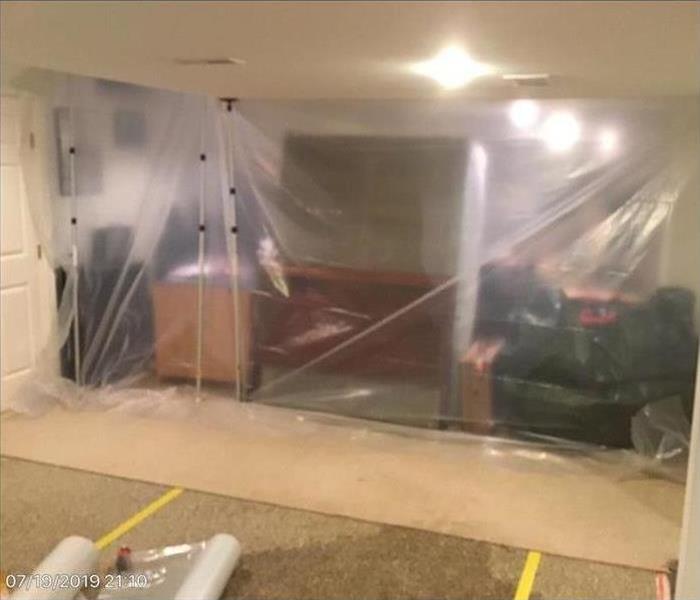 Room with containment set up by SERVPRO of Summit County / Lake Township